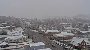 Weather camera view of Russell County Courthouse.