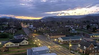 Weather camera view of Russell County Courthouse.