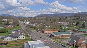 Weather camera view of Russell County Courthouse.