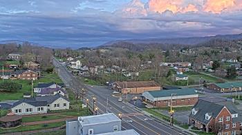 Weather camera view of Russell County Courthouse.