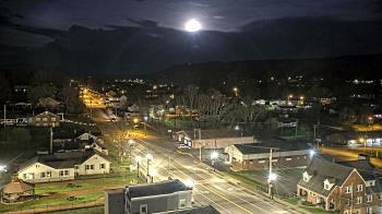 Weather camera view of Russell County Courthouse.
