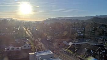 Weather camera view of Russell County Courthouse.