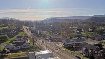 Weather camera view of Russell County Courthouse.