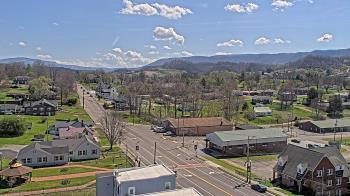 Weather camera view of Russell County Courthouse.
