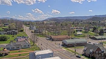 Weather camera view of Russell County Courthouse.