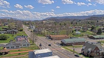 Weather camera view of Russell County Courthouse.