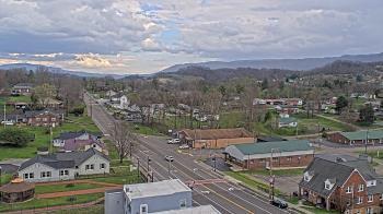 Weather camera view of Russell County Courthouse.