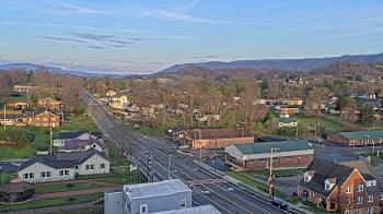 Weather camera view of Russell County Courthouse.