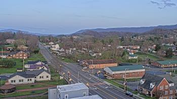 Weather camera view of Russell County Courthouse.