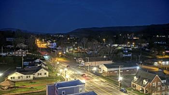 Weather camera view of Russell County Courthouse.