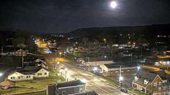 Weather camera view of Russell County Courthouse.