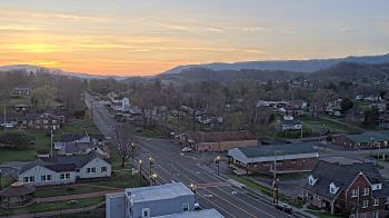 Weather camera view of Russell County Courthouse.