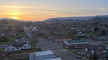 Weather camera view of Russell County Courthouse.