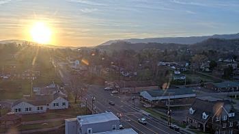 Weather camera view of Russell County Courthouse.