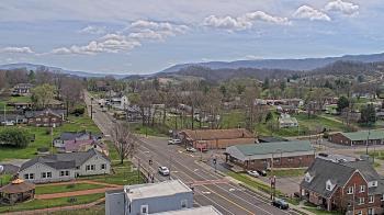 Weather camera view of Russell County Courthouse.