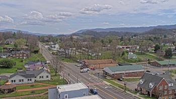 Weather camera view of Russell County Courthouse.