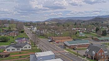 Weather camera view of Russell County Courthouse.