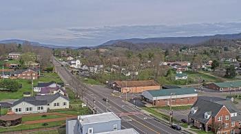 Weather camera view of Russell County Courthouse.