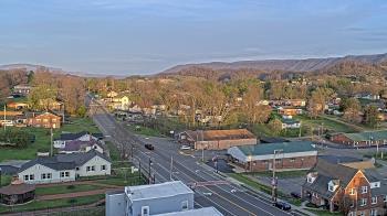 Weather camera view of Russell County Courthouse.