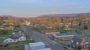 Weather camera view of Russell County Courthouse.
