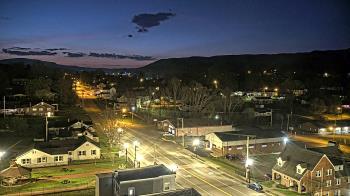 Weather camera view of Russell County Courthouse.
