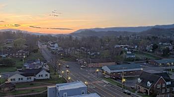 Weather camera view of Russell County Courthouse.