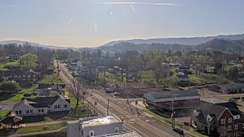 Weather camera view of Russell County Courthouse.