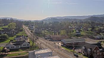 Weather camera view of Russell County Courthouse.