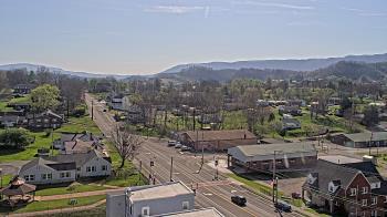 Weather camera view of Russell County Courthouse.