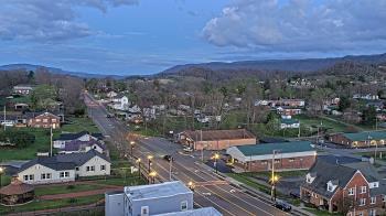 Weather camera view of Russell County Courthouse.