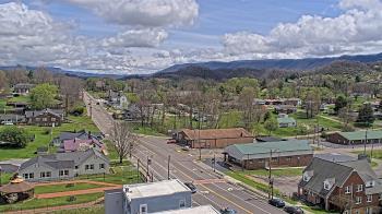 Weather camera view of Russell County Courthouse.