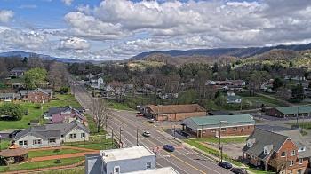 Weather camera view of Russell County Courthouse.