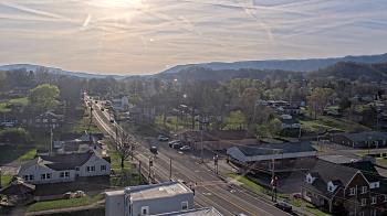 Weather camera view of Russell County Courthouse.
