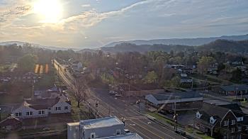 Weather camera view of Russell County Courthouse.