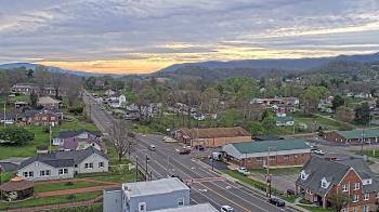 Weather camera view of Russell County Courthouse.