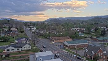 Weather camera view of Russell County Courthouse.