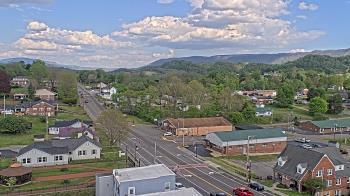 Weather camera view of Russell County Courthouse.