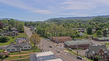 Weather camera view of Russell County Courthouse.