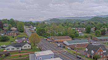 Weather camera view of Russell County Courthouse.
