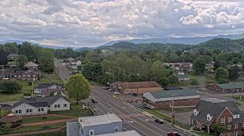 Weather camera view of Russell County Courthouse.