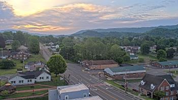 Weather camera view of Russell County Courthouse.