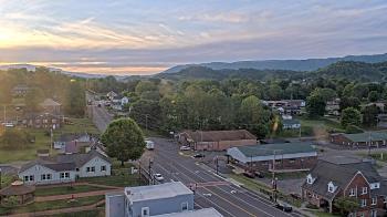 Weather camera view of Russell County Courthouse.