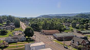 Weather camera view of Russell County Courthouse.