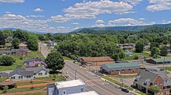 Weather camera view of Russell County Courthouse.