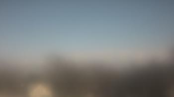 Weather camera view of Lincoln Elementary School.