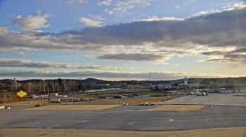Weather camera view of Harrisburg International Airport.