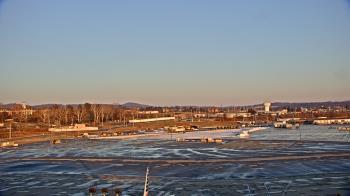 Weather camera view of Harrisburg International Airport.
