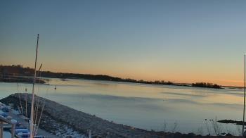Weather camera view of Beach Point Club.