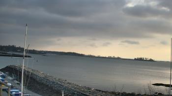 Weather camera view of Beach Point Club.