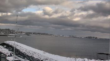 Weather camera view of Beach Point Club.